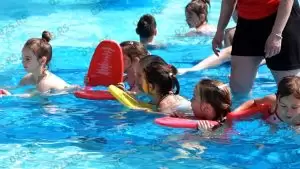 Na bazenima „Junaković“ startovala Škola plivanja
