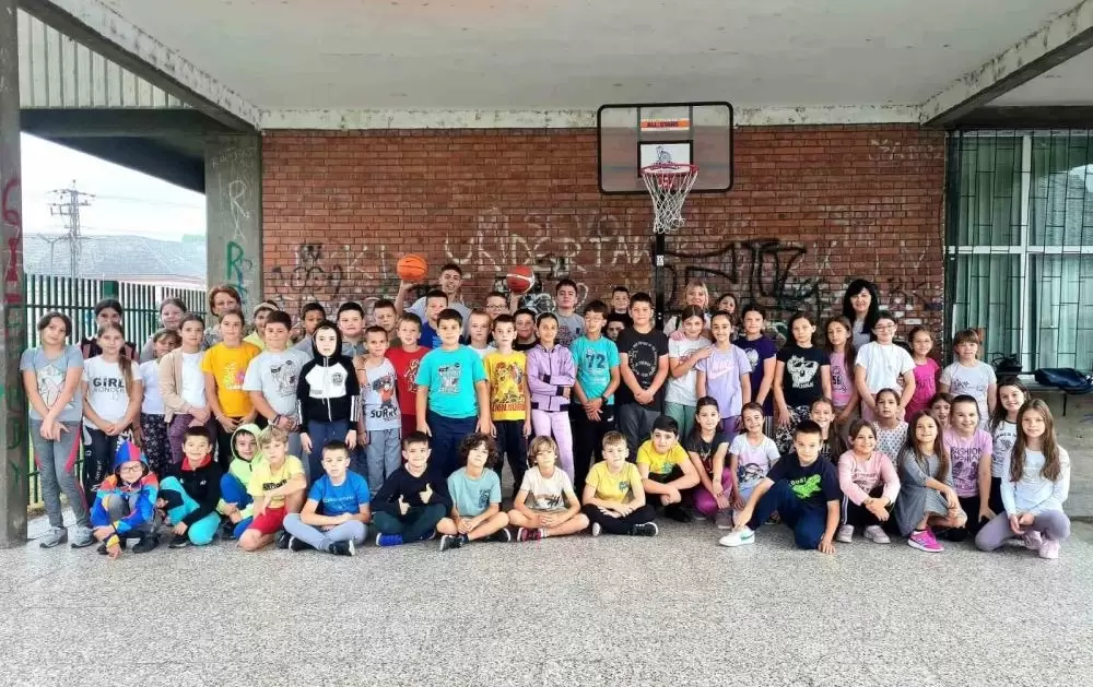 Predstavnici KK „Jaffa-AllStars“ uručili vrednu sportsku opremu OŠ „Vuk Karadžić“