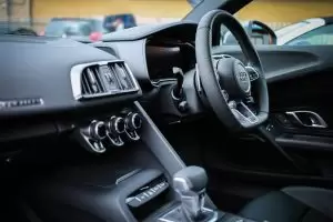 automobil