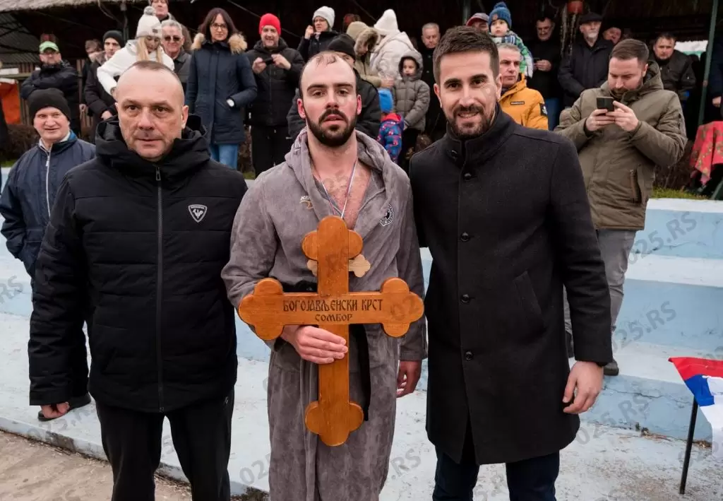Rekordan broj plivača za „Časni krst“-najbrži Mihajlo Andrin