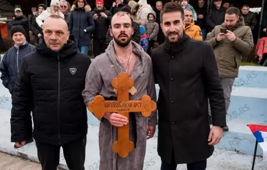 Rekordan broj plivača za „Časni krst“-najbrži Mihajlo Andrin