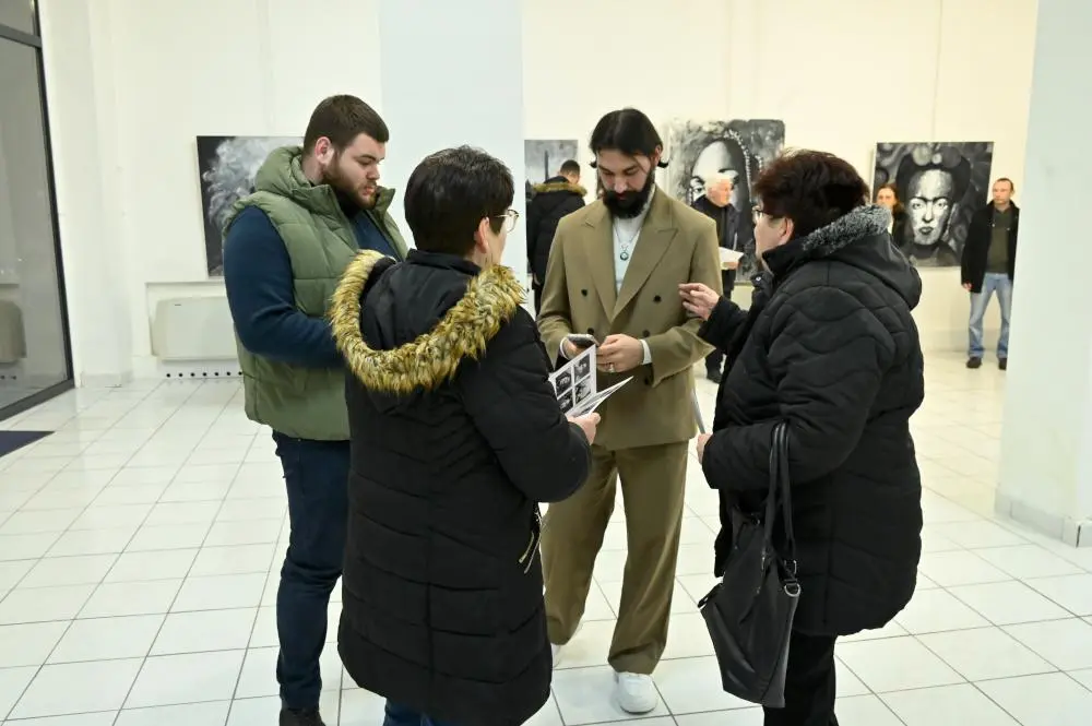 Kula: Otvorena izložba slika „Monokromatska simfonija“