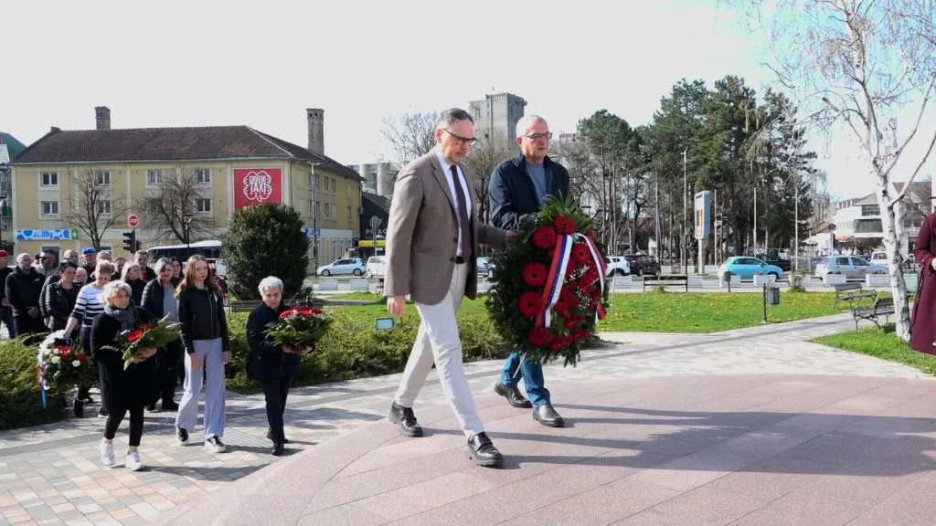 Položeni venci u Spomen parku palim borcima u Kuli
