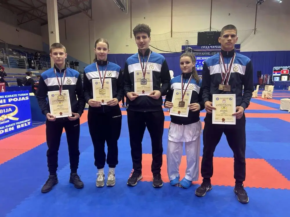 Karatisti „Hajduka“ osvojili 22 medalje na Turniru „Zlatni pojas Čačka“