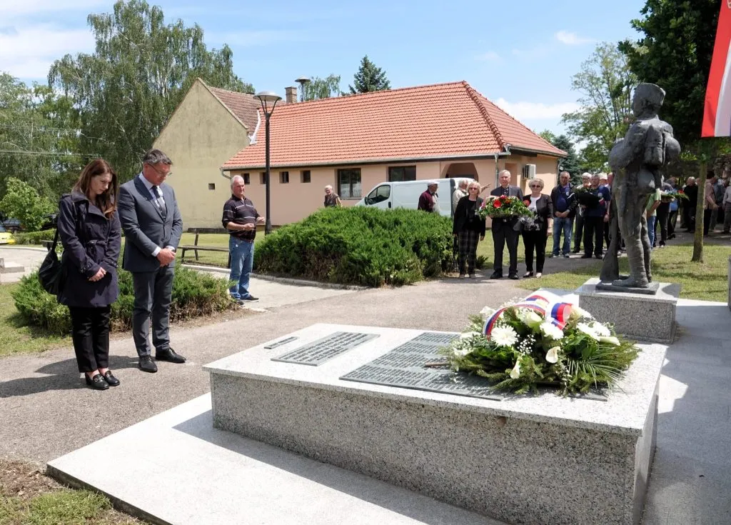 Položeni venci u Rastini povodom pobede nad fašizmom