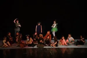 Predstava dramskog studija „Art“ na Festivalu u Temerinu 14. maja