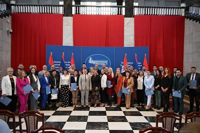 Kuli osam miliona za regresiranje troškova prevoza srednjoškolaca