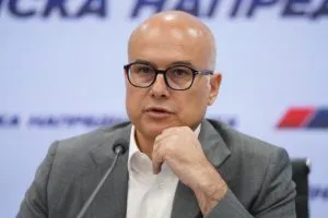 Vučević poručio iz Vranja: Obojena revolucija je završena, država sačuvana (FOTO)